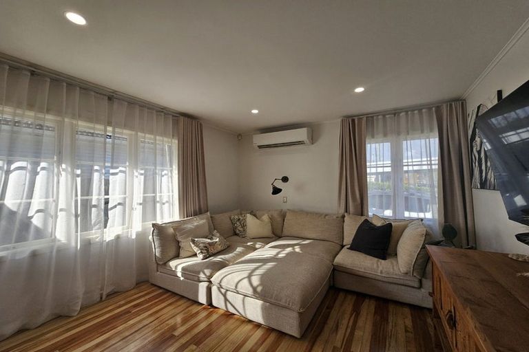 Photo of property in 51a Vodanovich Road, Te Atatu South, Auckland, 0610