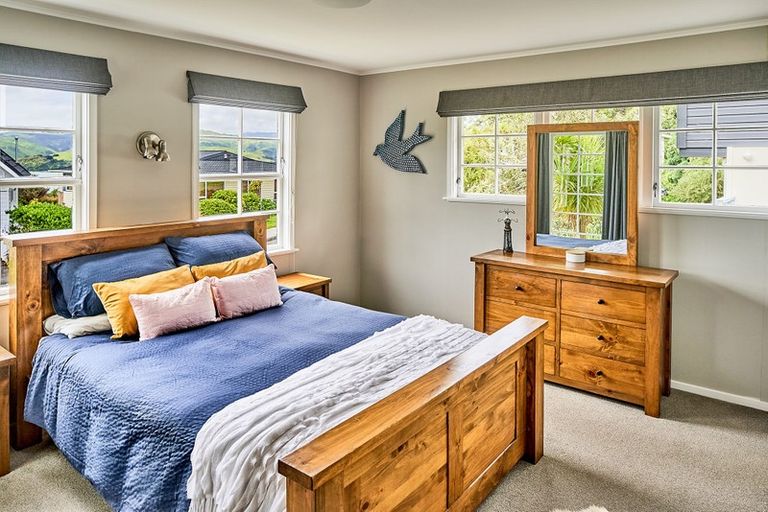 Photo of property in 7 Luff Place, Whitby, Porirua, 5024