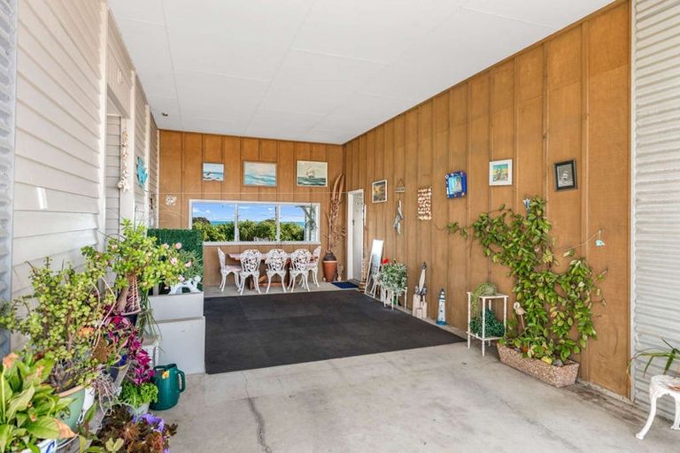 Photo of property in 153 Cornfoot Street, Castlecliff, Whanganui, 4501