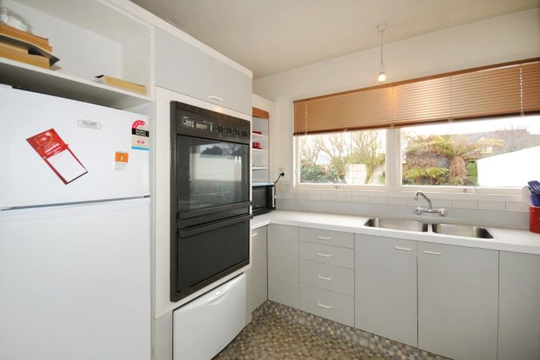 Photo of property in 91 Memorial Avenue, Ilam, Christchurch, 8053