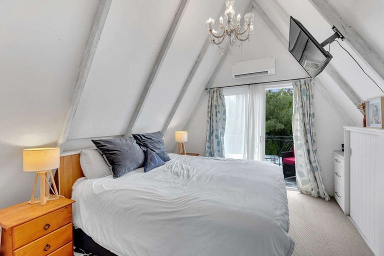 Photo of property in 12 Mckenzie Place, Waikuku Beach, 7402