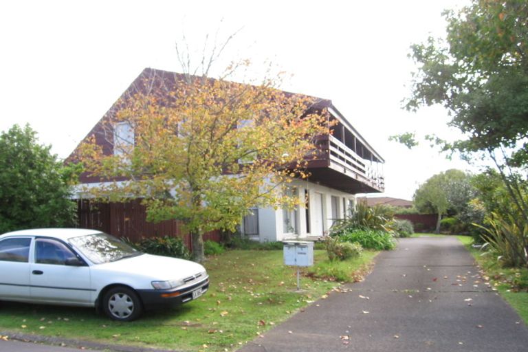 Photo of property in 1/5 Levaut Place, Half Moon Bay, Auckland, 2012