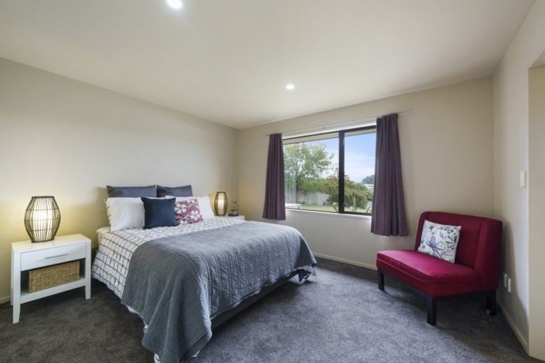 Photo of property in 22 Aotea Drive, Aotea, Porirua, 5024