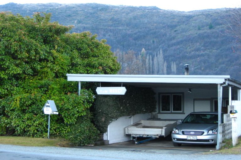 Photo of property in 37 Centennial Avenue, Arrowtown, 9302