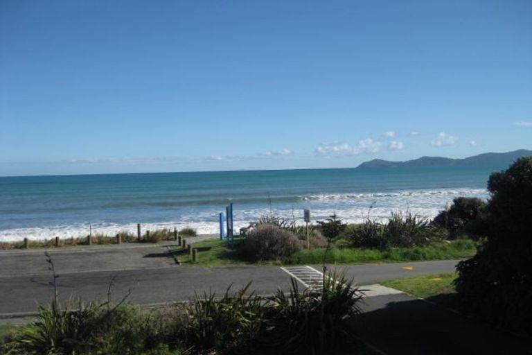 Photo of property in 138 The Parade, Paekakariki, 5034