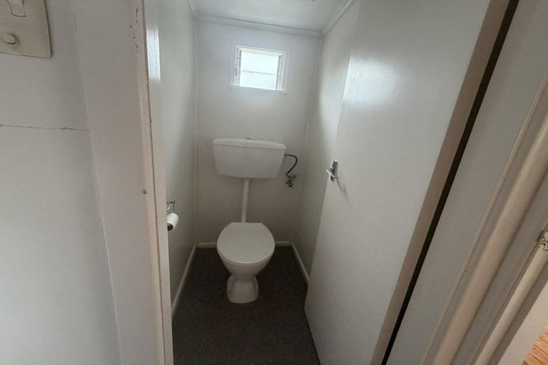 Photo of property in 27 Paremata Crescent, Paremata, Porirua, 5024