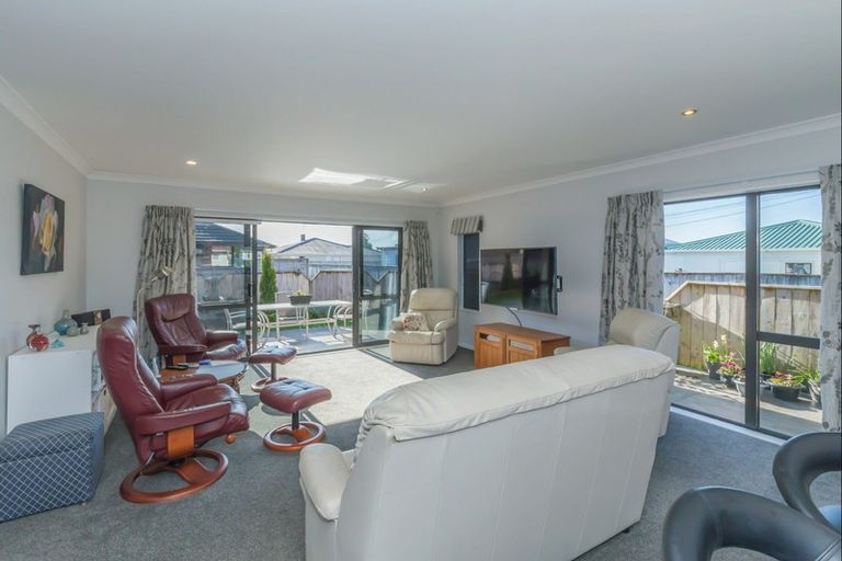 Photo of property in 129 Winchester Street, Levin, 5510