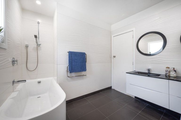 Photo of property in 83 Ridge Road, Howick, Auckland, 2014