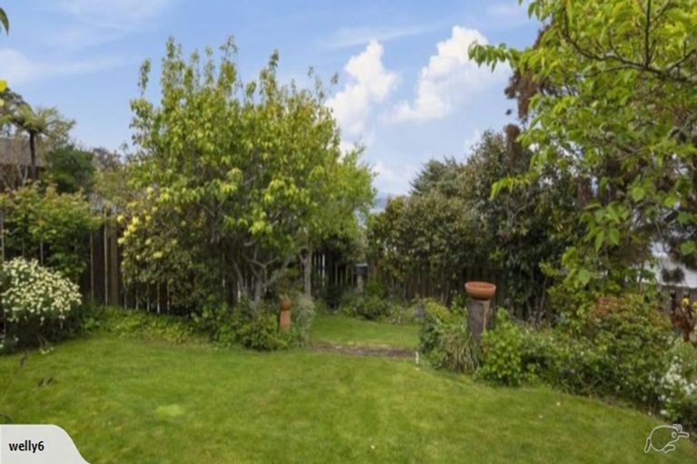 Photo of property in 53 Oakleigh Street, Maungaraki, Lower Hutt, 5010