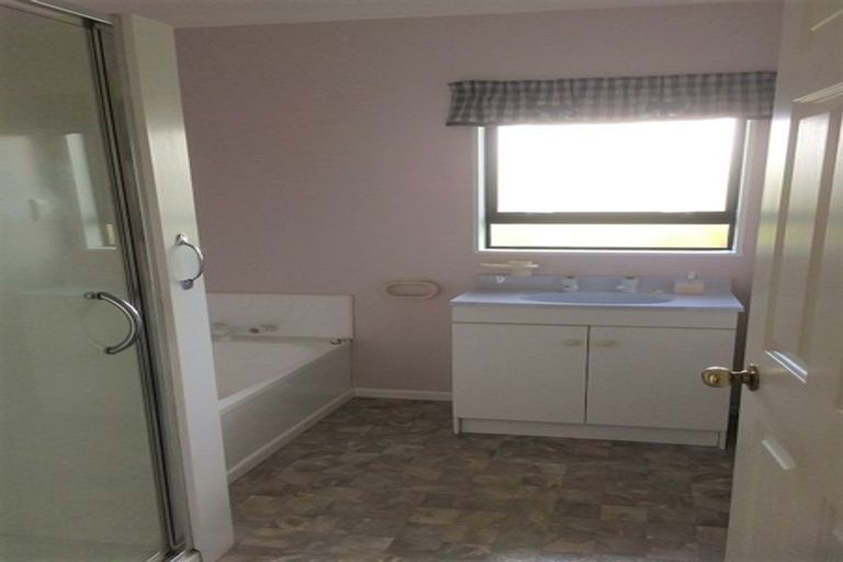 Photo of property in 15 Wright Grove, Levin, 5510