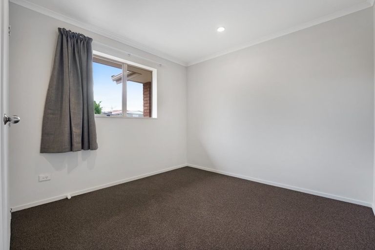 Photo of property in 10a Cade Place, Weymouth, Auckland, 2103