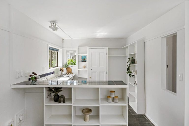 Photo of property in 2a Seaforth Avenue, Mangere Bridge, Auckland, 2022