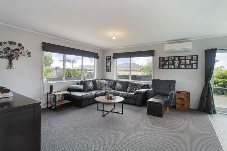 Photo of property in 25 Crispe Road, Clarks Beach, 2122