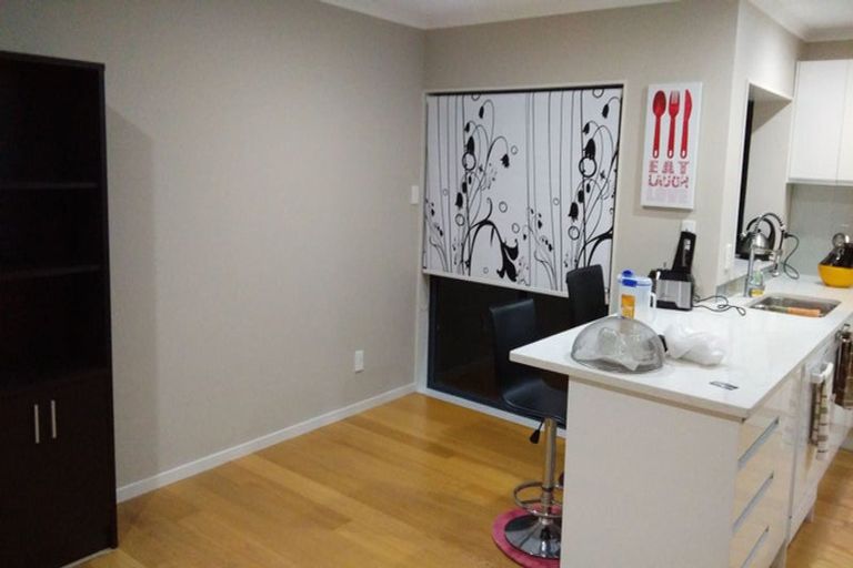 Photo of property in 28 Macnean Drive, East Tamaki Heights, Auckland, 2016