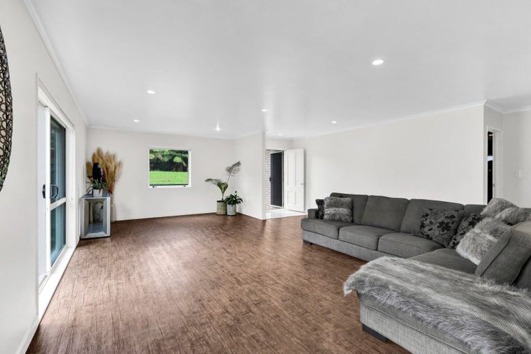 Photo of property in 24 Moulton Street, Moturoa, New Plymouth, 4310