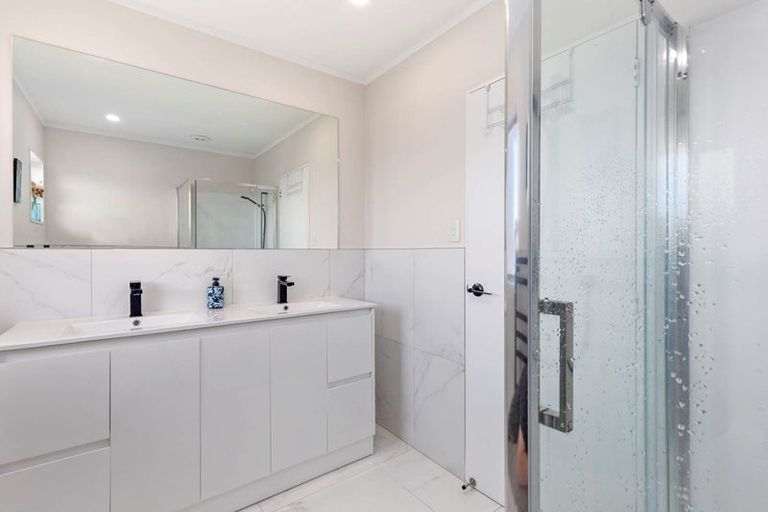 Photo of property in 2/15 Kohiwi Road, Manurewa, Auckland, 2102