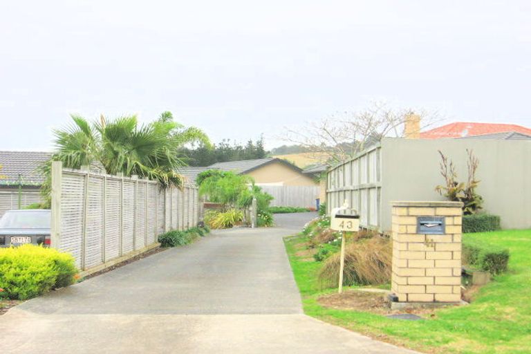 Photo of property in 43 Te Wharau Drive, Greenhithe, Auckland, 0632