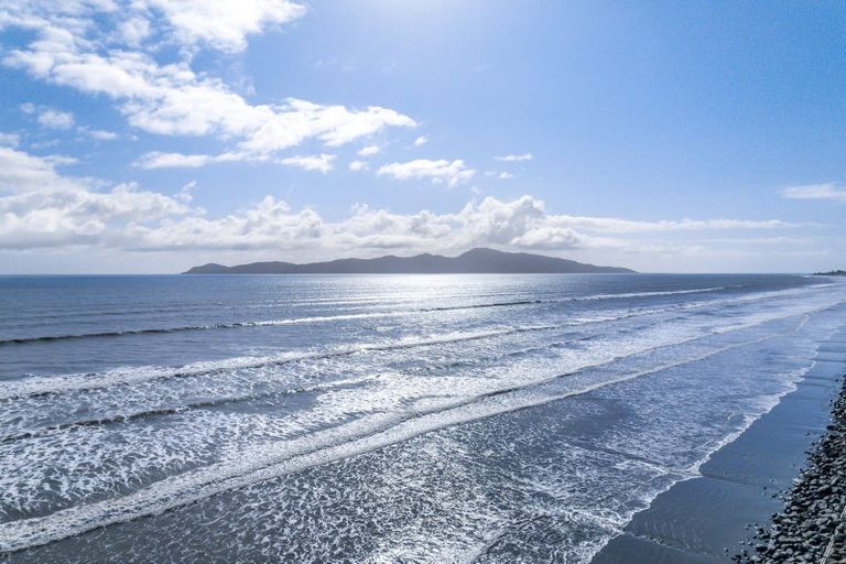 Photo of property in 35 The Esplanade, Raumati South, Paraparaumu, 5032