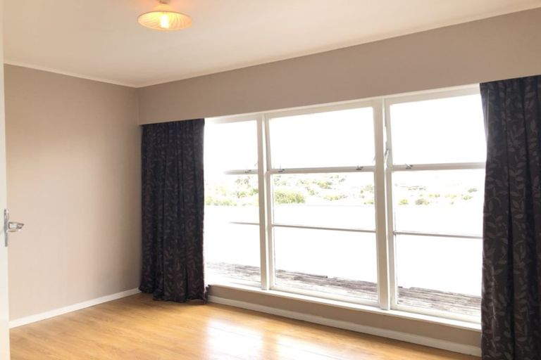 Photo of property in 117 Forrest Hill Road, Forrest Hill, Auckland, 0620