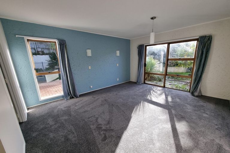 Photo of property in 31 Jellicoe Road, Murrays Bay, Auckland, 0630