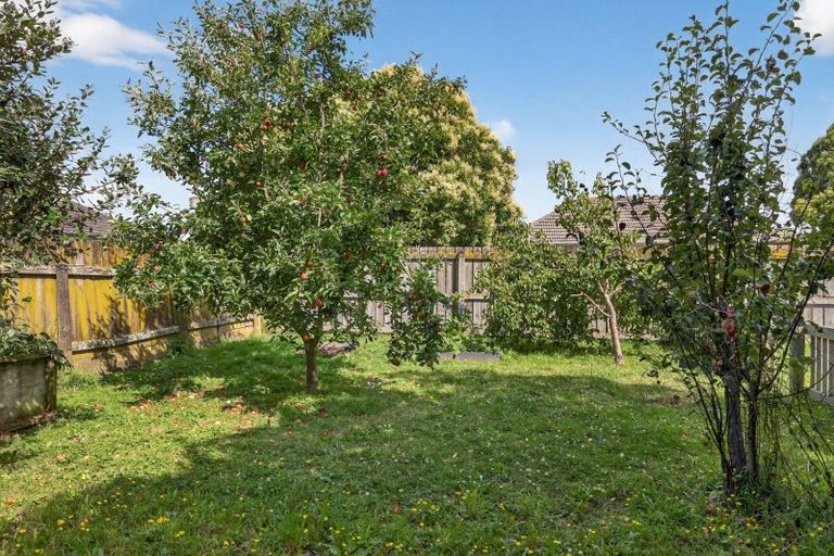 Photo of property in 4 Renfrew Place, Highbury, Palmerston North, 4412