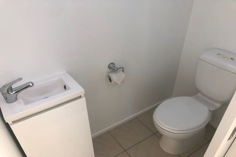 Photo of property in 130 Wairakei Road, Bryndwr, Christchurch, 8053