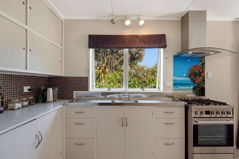 Photo of property in 847 Hokio Beach Road, Hokio Beach, Levin, 5571