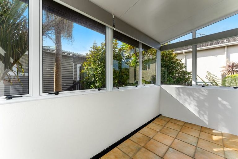 Photo of property in 1/104a Beach Road, Castor Bay, Auckland, 0620