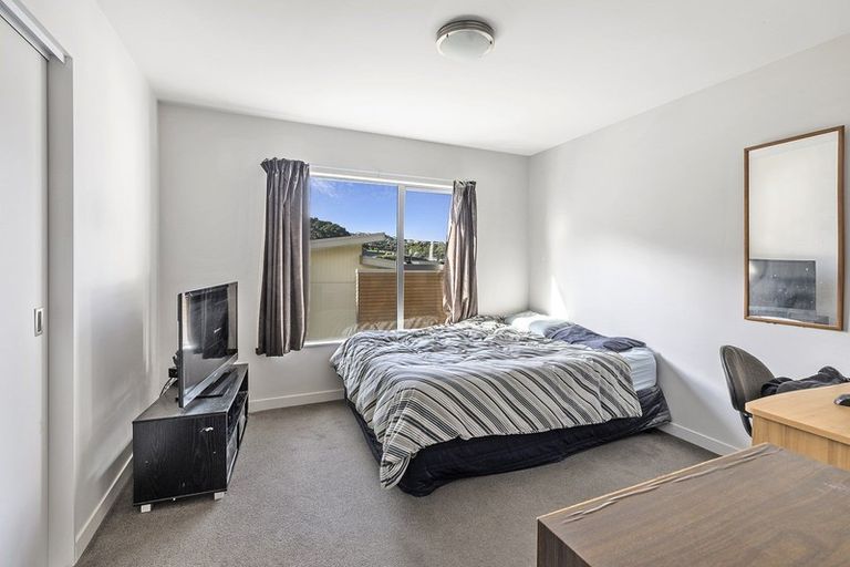 Photo of property in 19 Rarangi Way, Owhiro Bay, Wellington, 6023