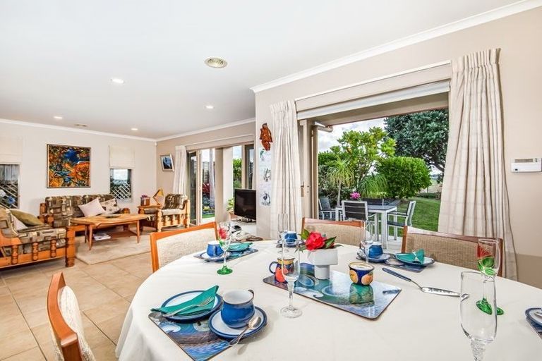 Photo of property in 1/126 Whangaparaoa Road, Red Beach, 0932