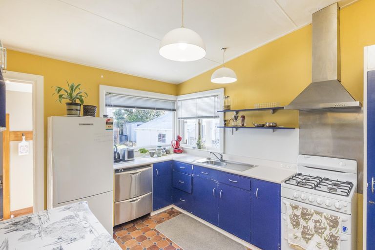 Photo of property in 18 Bryant Street, Takaro, Palmerston North, 4412