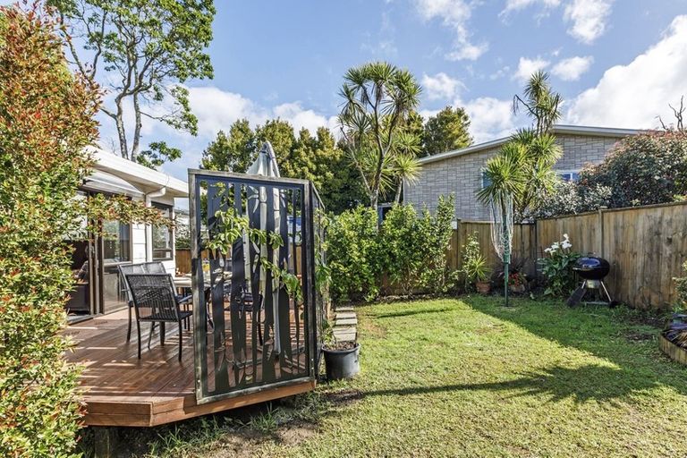 Photo of property in 2/6 Orton Street, Glenfield, Auckland, 0627