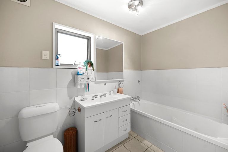 Photo of property in 2/84 Comries Road, Chartwell, Hamilton, 3210