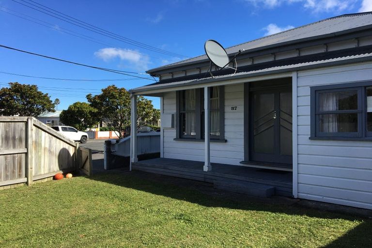 Photo of property in 37 Riddlers Crescent, Petone, Lower Hutt, 5012