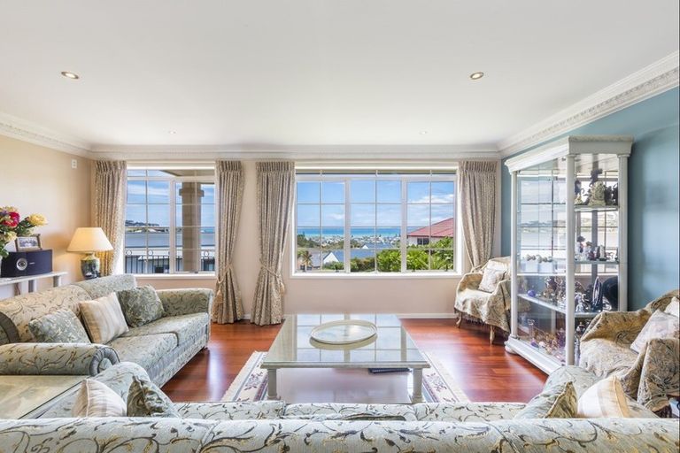 Photo of property in 12 Grovenor Drive, Orewa, 0931