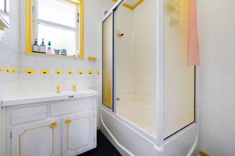 Photo of property in 74 Alfred Street, Fairfield, Hamilton, 3214