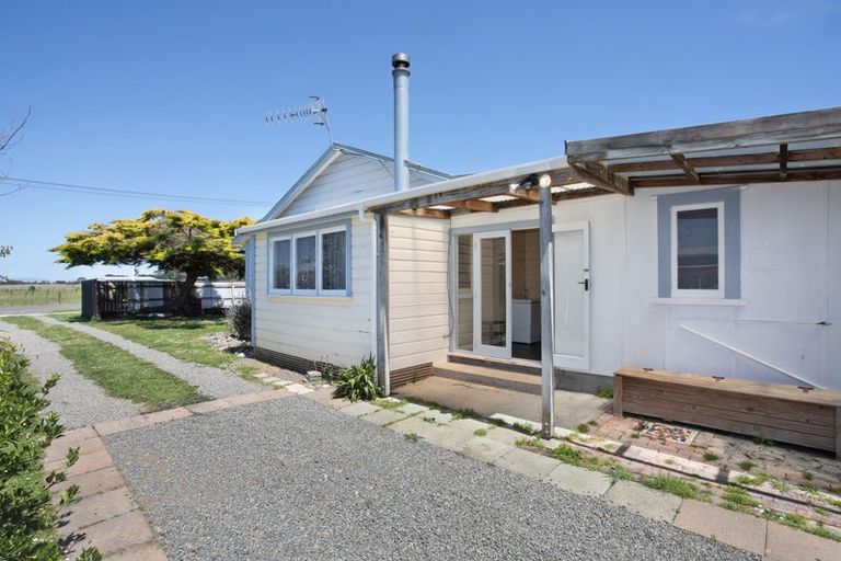 Photo of property in 16 Punga Street, Tangimoana, 4822