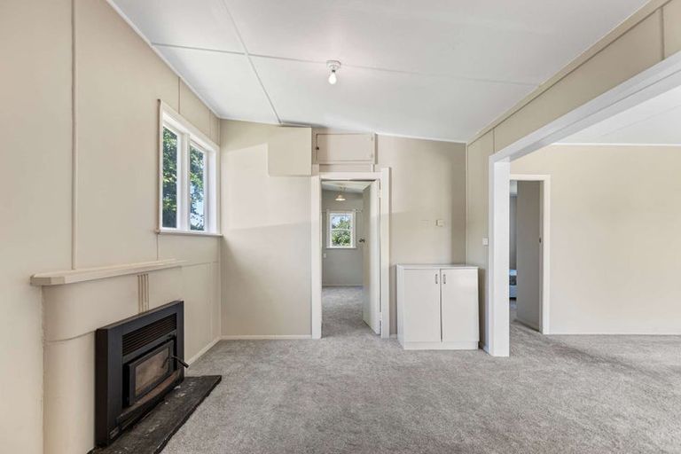 Photo of property in 10 Hussey Street, Waverley, 4510