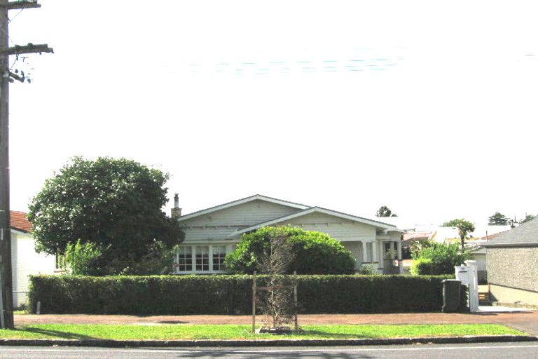 Photo of property in 59 Walker Road, Point Chevalier, Auckland, 1022