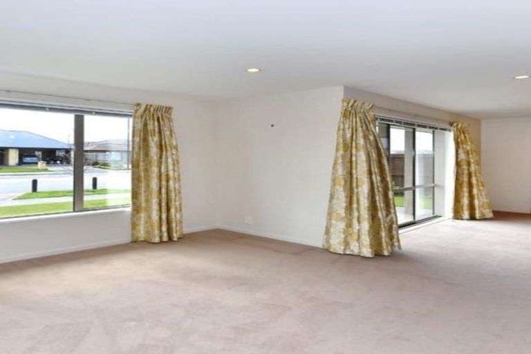 Photo of property in 56 Rannoch Drive, Broomfield, Christchurch, 8042
