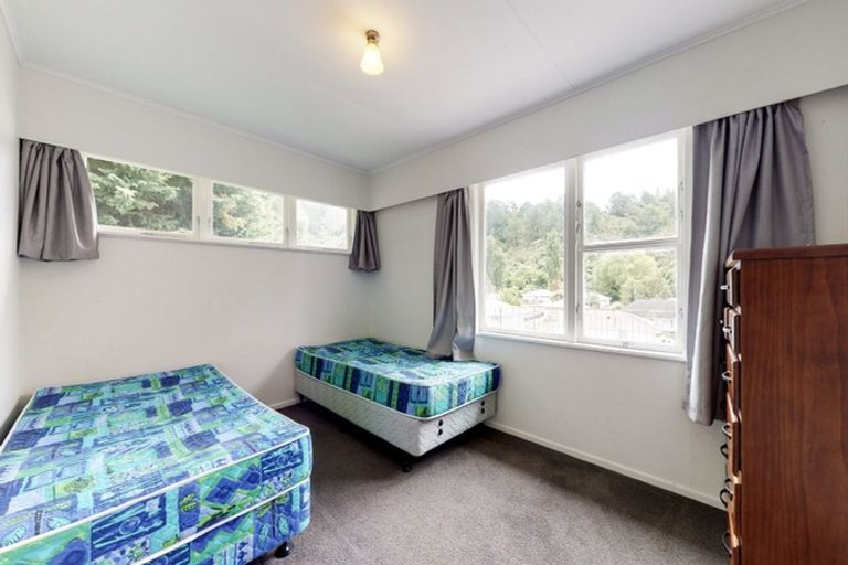 Photo of property in 30 Thomson Grove, Stokes Valley, Lower Hutt, 5019