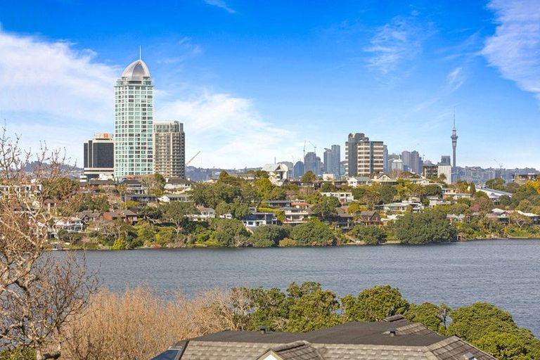 Photo of property in 4/90 Kitchener Road, Milford, Auckland, 0620