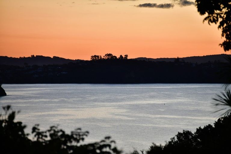 Photo of property in 1124 Whangaparaoa Road, Tindalls Beach, Whangaparaoa, 0930