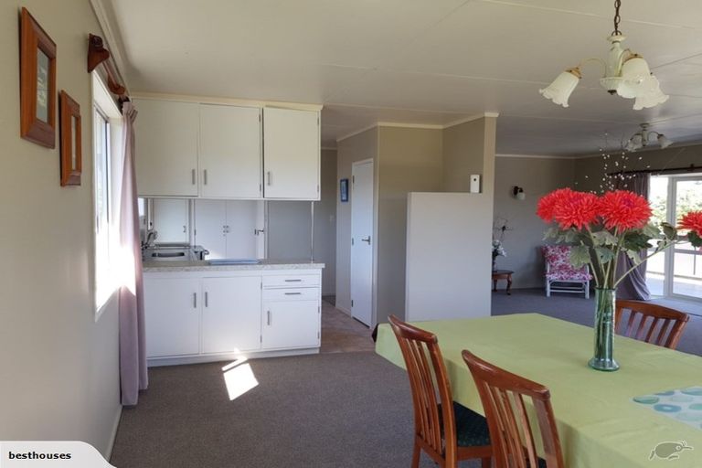 Photo of property in 28 Ripiro Drive, Baylys Beach, Dargaville, 0377