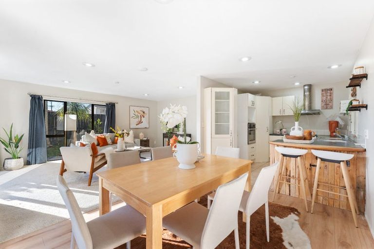 Photo of property in 2/3 Domain Road, Glenfield, Auckland, 0629