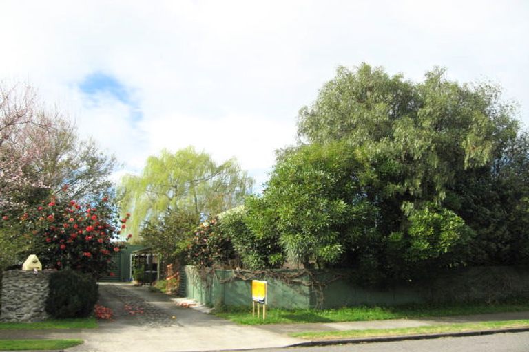 Photo of property in 69 Lipscombe Crescent, Havelock North, 4130