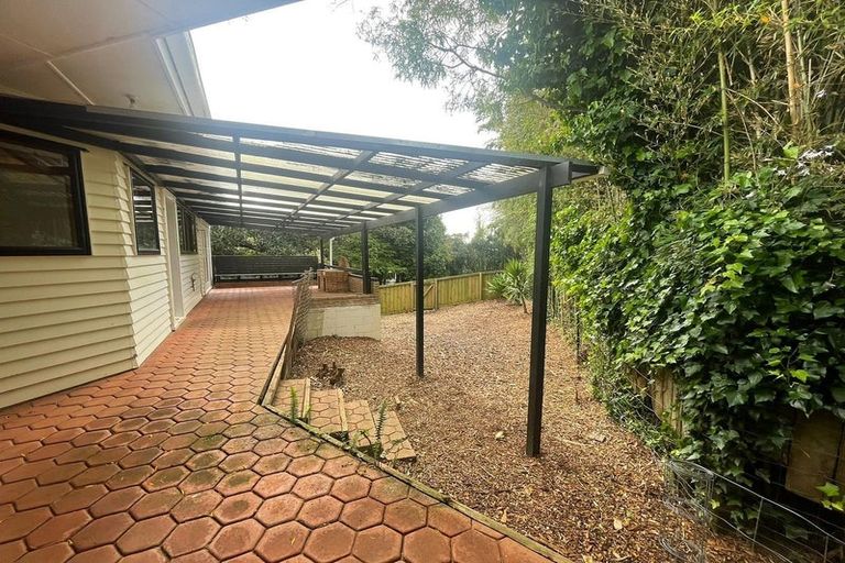 Photo of property in 62 Sylvan Crescent, Te Atatu South, Auckland, 0610