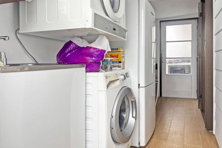 Photo of property in 1/56 Birkdale Road, Birkdale, Auckland, 0626