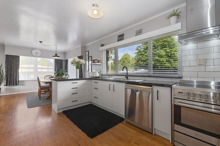 Photo of property in 22 Wharepaina Crescent, Springfield, Rotorua, 3015