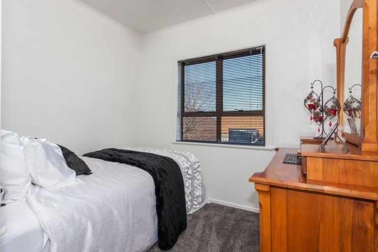 Photo of property in 100 Ocean Road, Whangamata, 3620